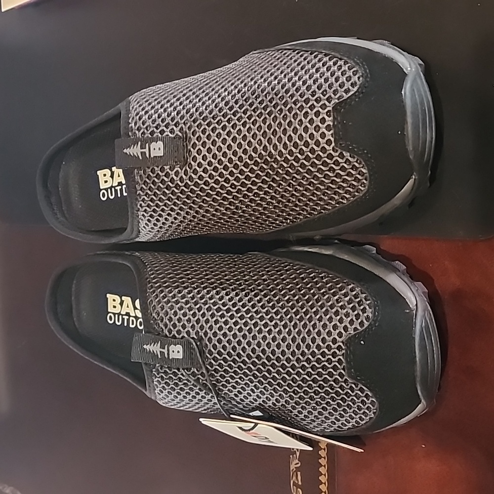 MENS BASS OUTDOOR BLACK MESH SLIDER NWT.